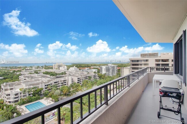 Building Photo - 201 Crandon Blvd