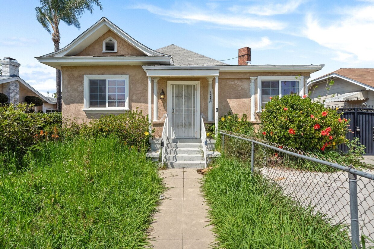 Primary Photo - 621 E Kingsley Ave