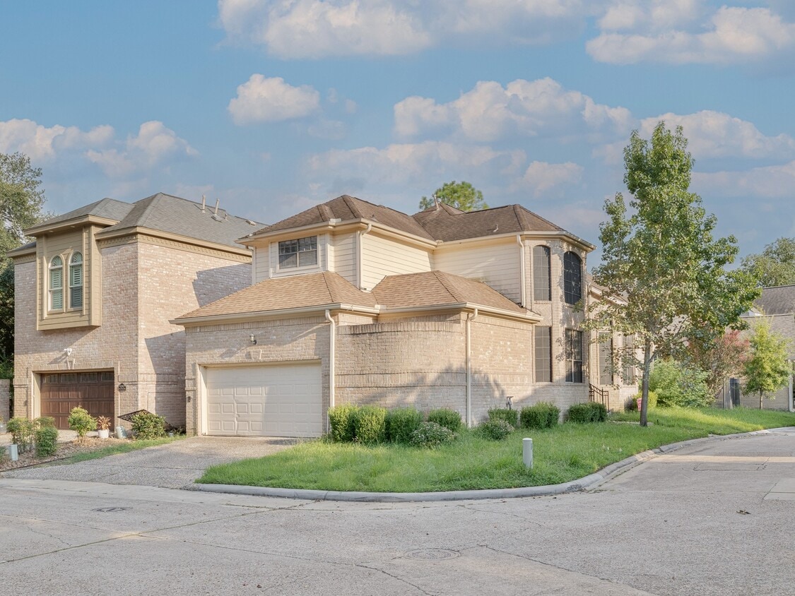 Primary Photo - 12929 Kingsbridge Ln