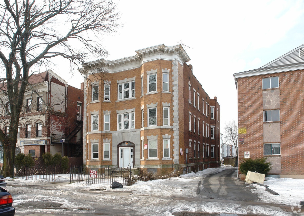 715717 Wethersfield Ave, Hartford, CT 06114 Apartments in Hartford