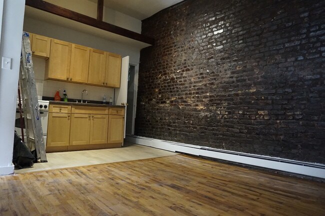 Building Photo - 172 S 2nd St