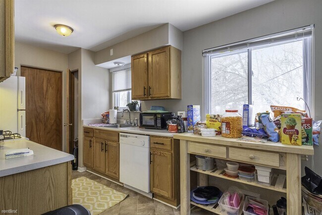 Foto del edificio - 4 br, 2 bath House - 415 Barber Avenue