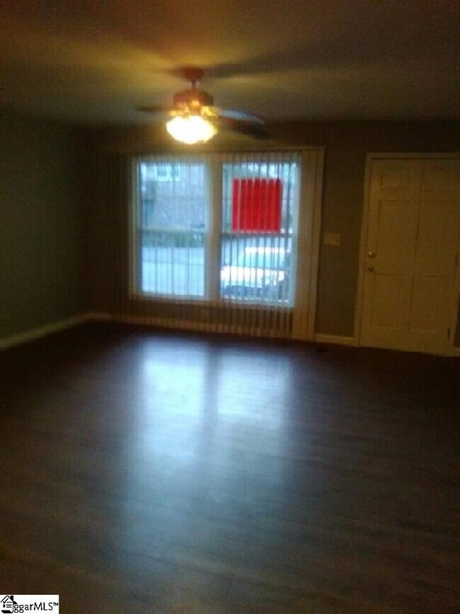 Foto del edificio - 24 Balfer Ct