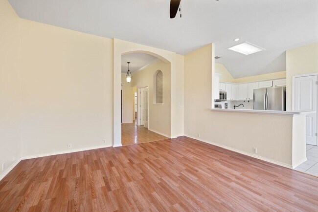 Building Photo - 2008 Autumn Fire Dr