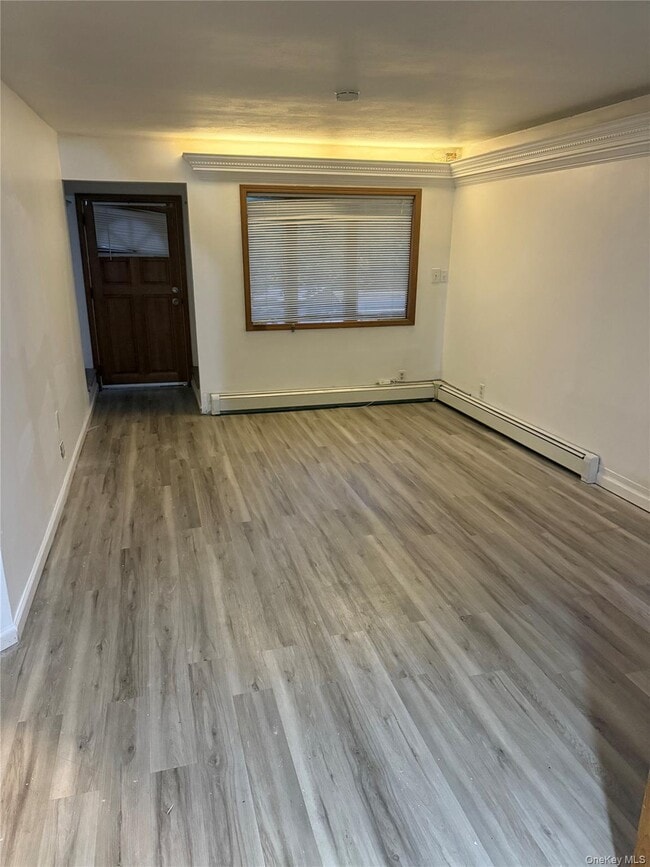 Building Photo - 178 Commack Rd