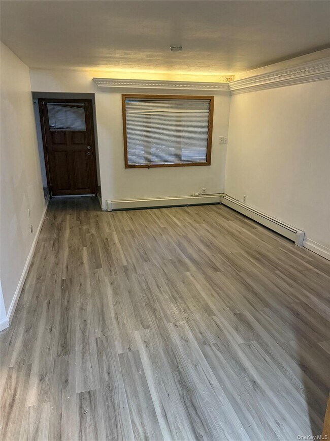 Foto del edificio - 178 Commack Rd