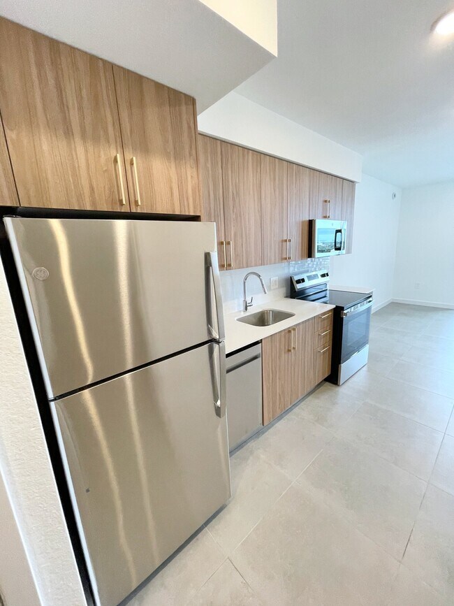 Photo - 1940 Van Buren St Apartment