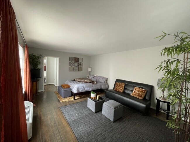 Foto del edificio - 100 Cotton Ave SW