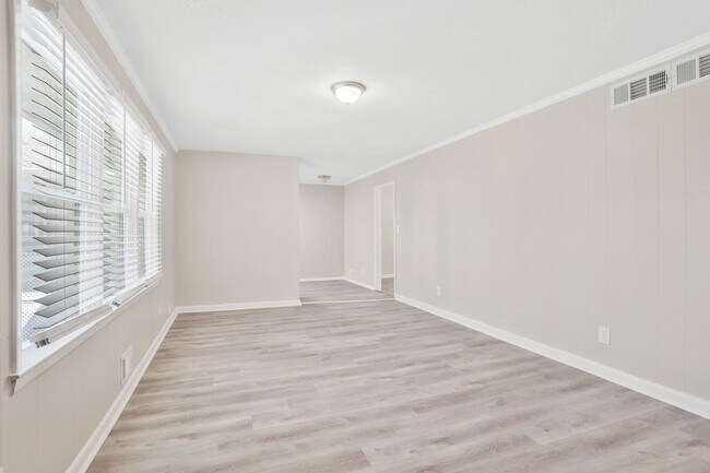 Building Photo - 1254 Angelia Dr Sw