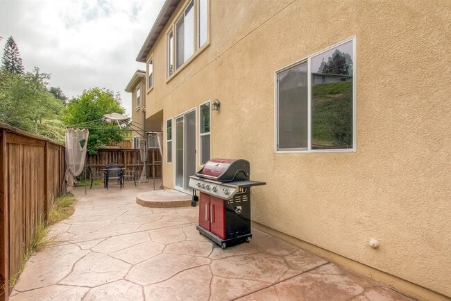 Building Photo - 4212 Ave Arroyo