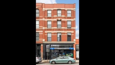 Building Photo - 1371 N Milwaukee Ave