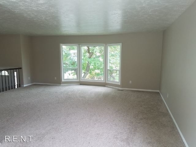 Building Photo - 4 br, 2.5 bath House - 8355 S Mesa Dr.