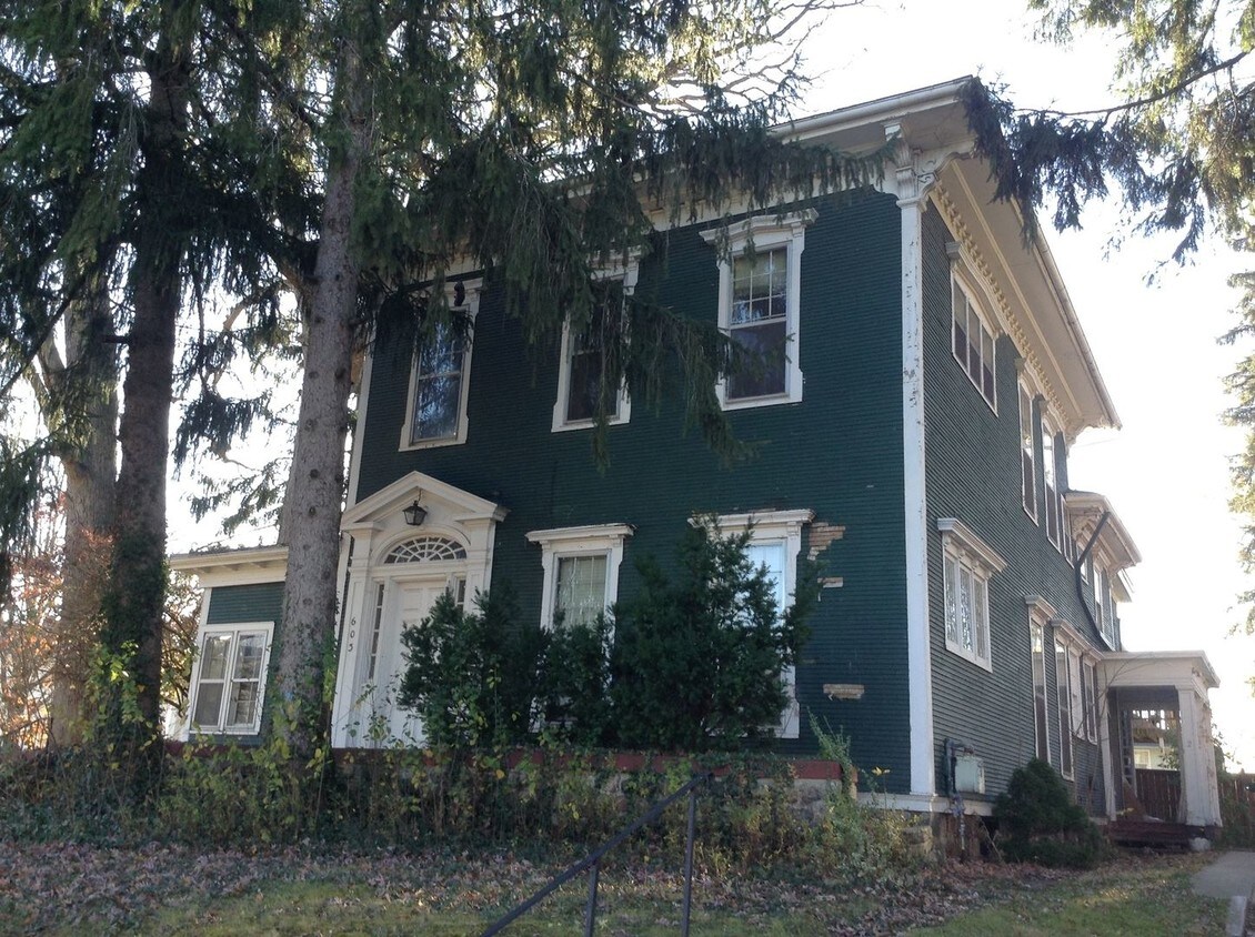 Primary Photo - 603 W Washington Ave