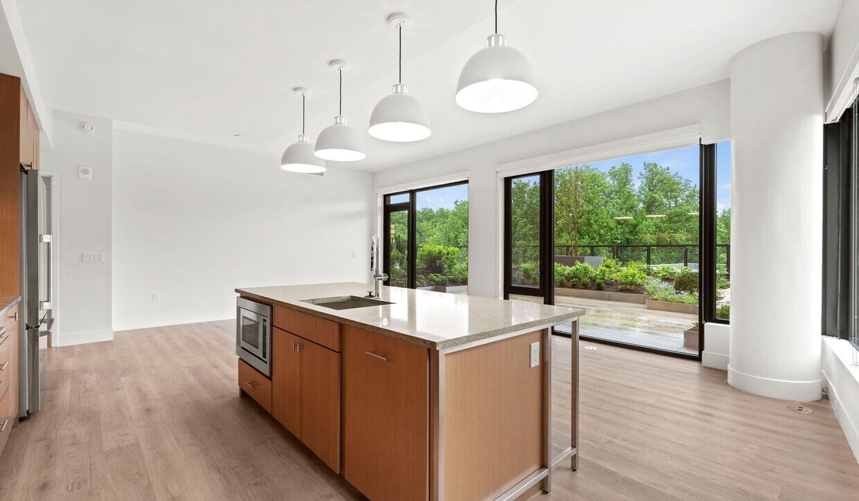 Ravel & Royale on Strathmore Square Apartments in North Bethesda, MD