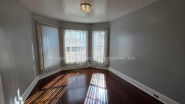 Building Photo - Beautiful three-bedroom two-bath home located in Monterey!