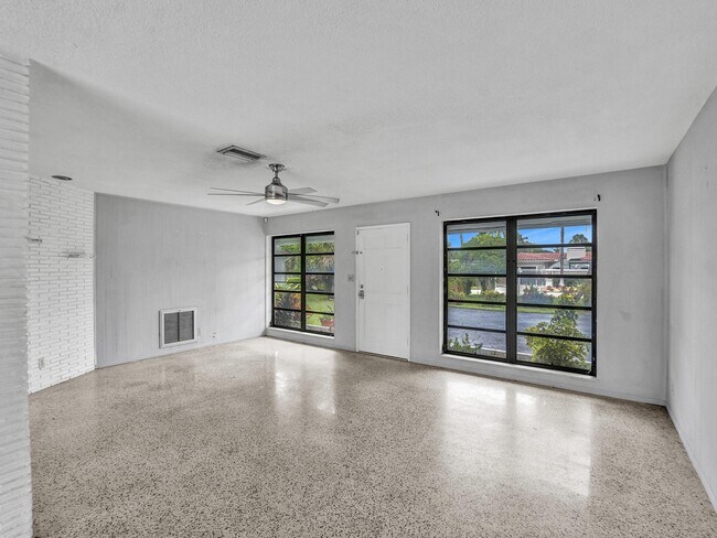 Building Photo - 2417 NE 18th Ave