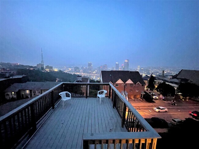 Building Photo - 122 Bailey Ave