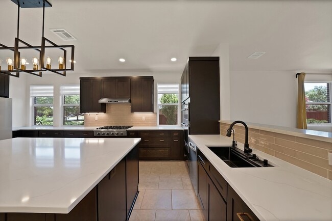 Building Photo - 1532 Brandywine Dr