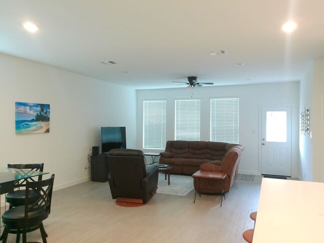 Foto del edificio - 7842 Thor Dr