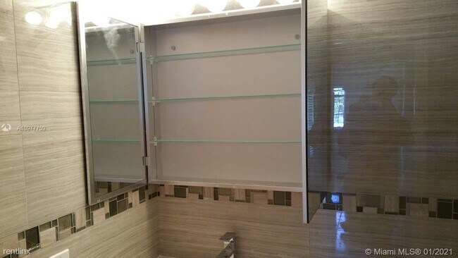 Foto del edificio - 1 br, 1 bath Condo - 3400 N 56th Ave