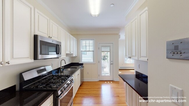 Building Photo - 65 Langdon St