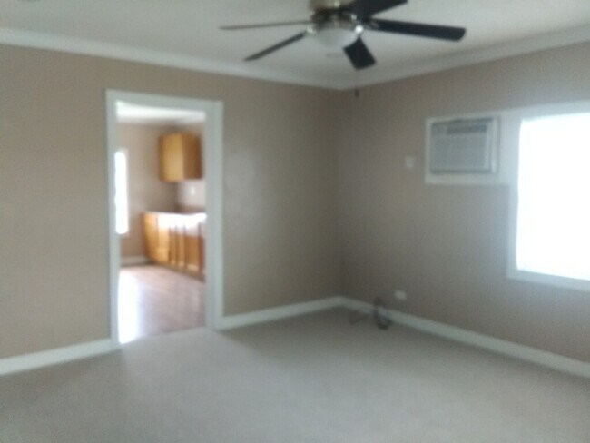 Foto del edificio - 120 W DARBY ST