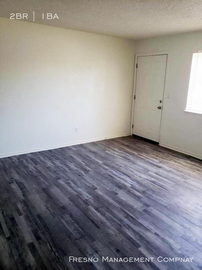 Foto del edificio - 4837 E Lane Ave
