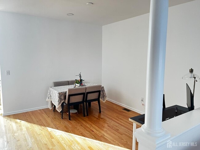 Foto del edificio - 2436 Canterbury Ln