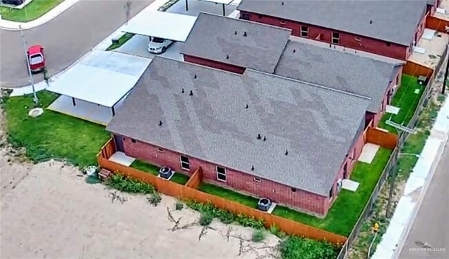 Building Photo - 707 Pedro St