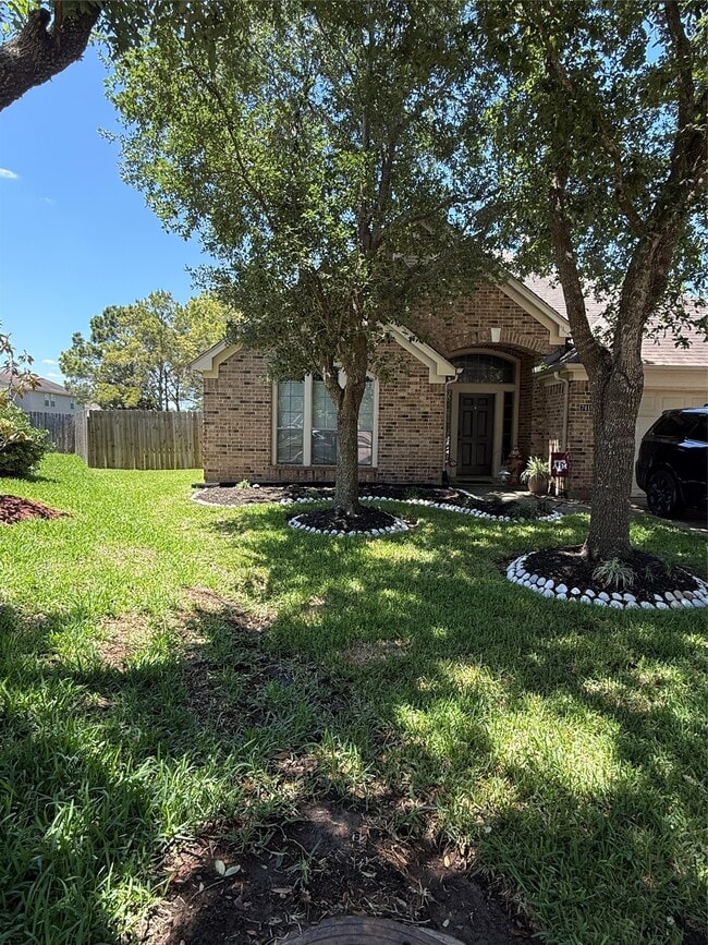 Building Photo - 7418 Lakesage Ln