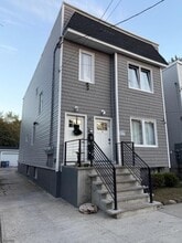 Building Photo - 492 S 20th St