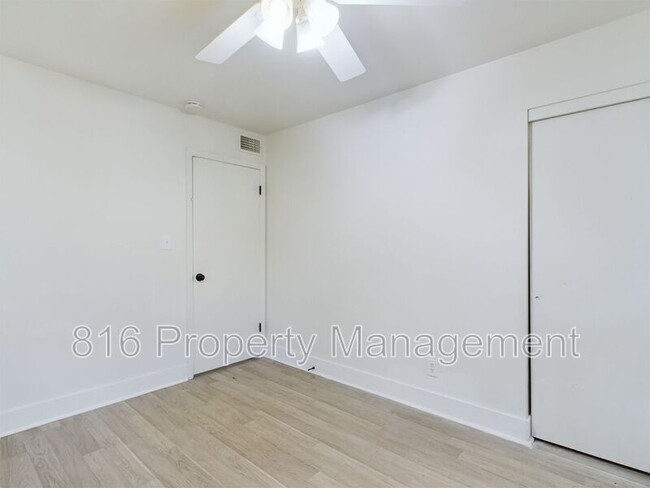 Foto del edificio - 15411 Barat Ave