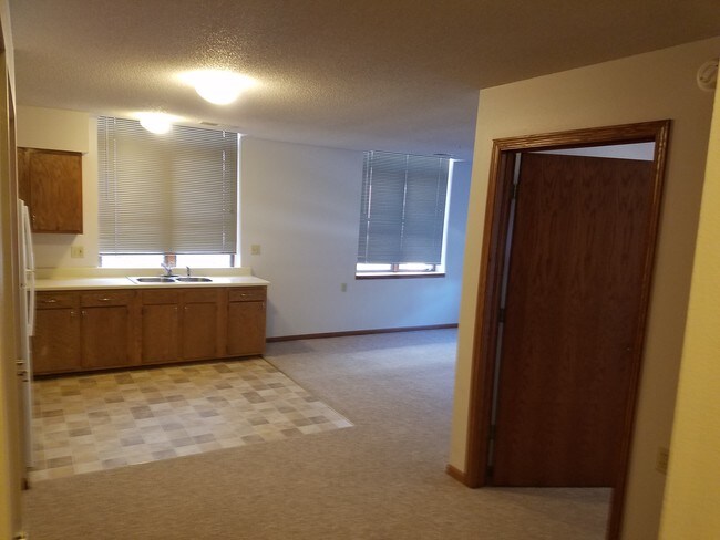 319 E Washington St Iowa City Ia 52240 Apartments Iowa City Ia Apartments Com