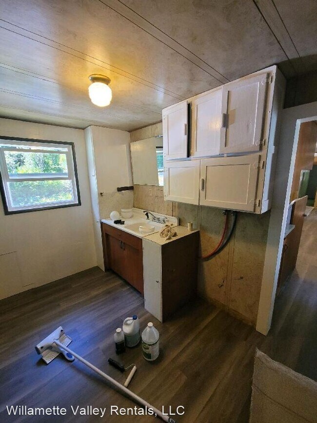 Building Photo - 3 br, 1 bath House - 5801 Mitchell Loop