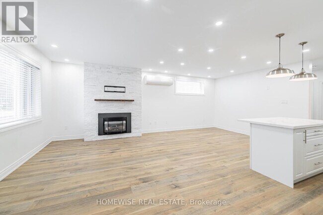 Building Photo - 86 Fairleigh Crescent