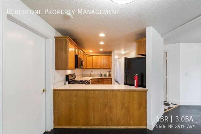 Building Photo - 5606 NE 89th Ave