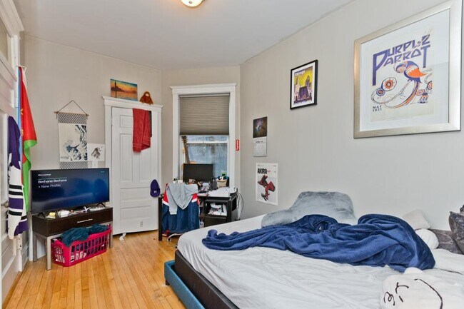 Foto del edificio - 3 bedroom in Chicago IL 60657