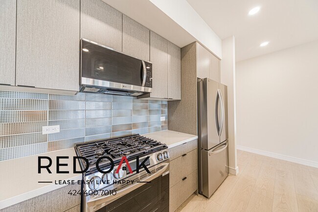 Foto del edificio - 5320 Cartwright Ave