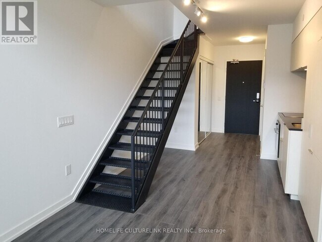 Photo du bâtiment - 77 Shuter St