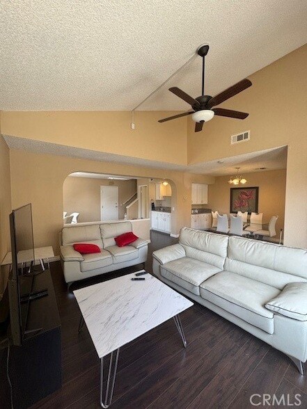 Foto del edificio - 750 E 5th St
