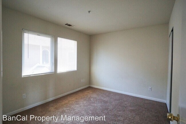 Foto del edificio - 6920 Commerce Blvd