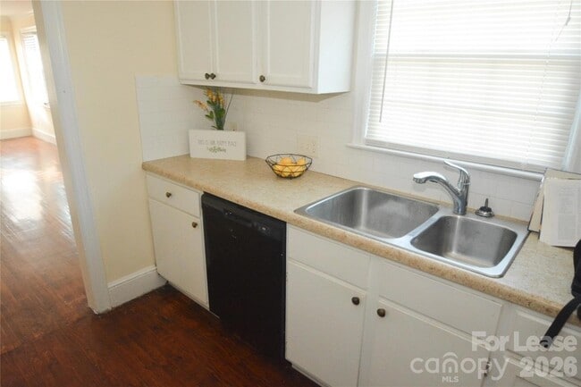 Building Photo - 1424 Kennon St