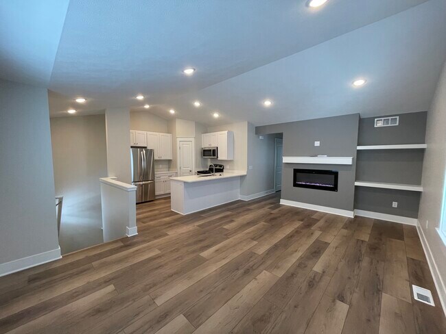 Building Photo - 2110 Sherwood Ave