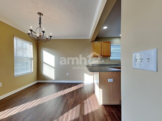 Building Photo - 5709 Clemens Dr