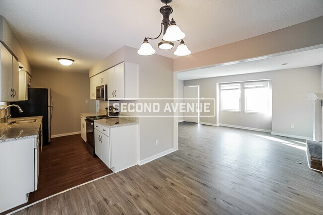Foto del edificio - 701 SE Redwood Ln