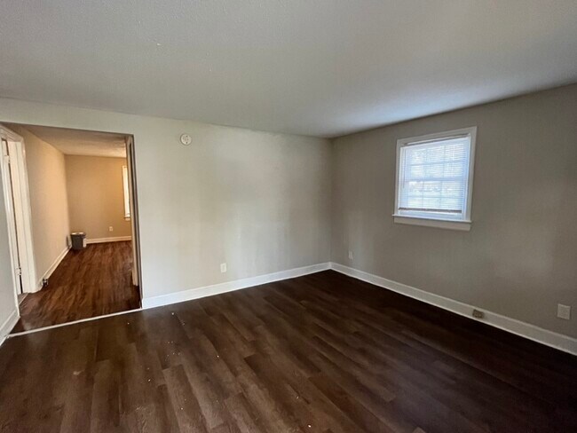 Foto del edificio - 2724 Old Steele Creek Rd