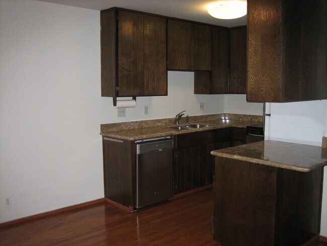 Kitchen - 185 Union Ave