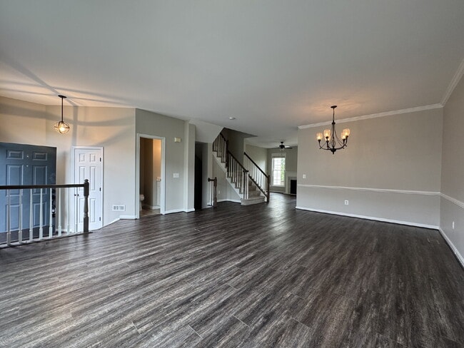 Building Photo - Your Exquisite Herndon Sanctuary Awaits