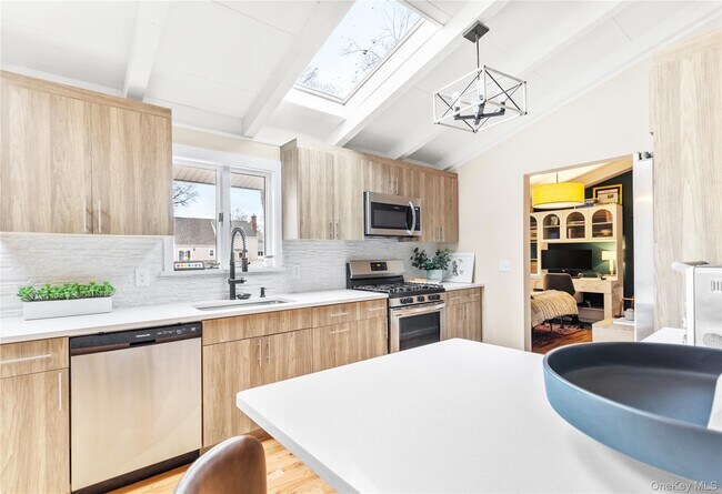 Foto del edificio - 58 N Howells Point Rd