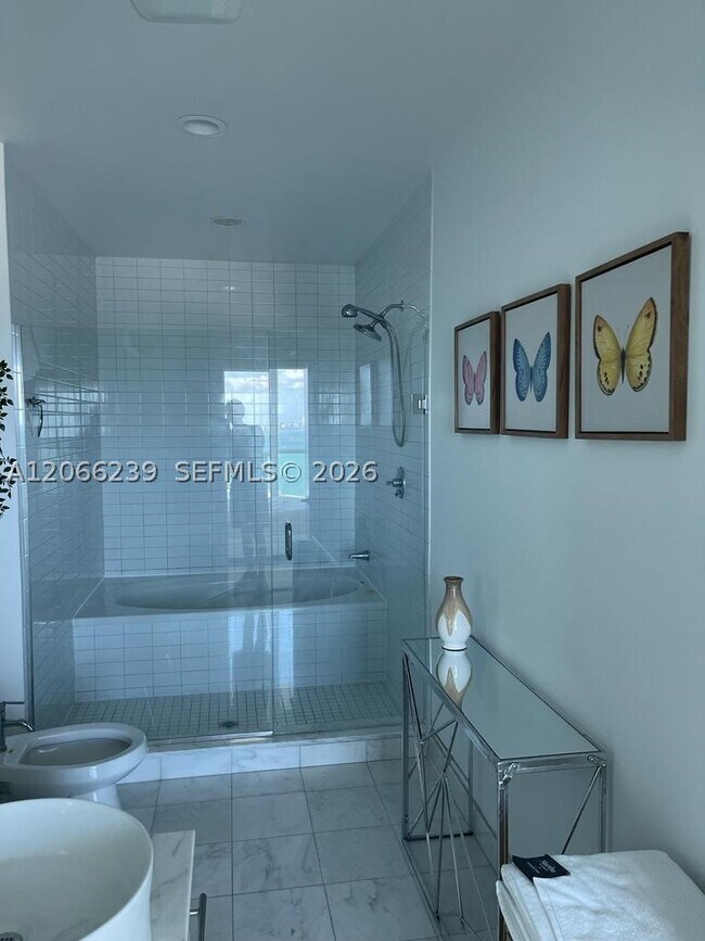 Foto del edificio - 888 Biscayne Blvd
